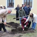 Санкт-Петербург: в Педиатрическом Университете появился Вавиловский сквер