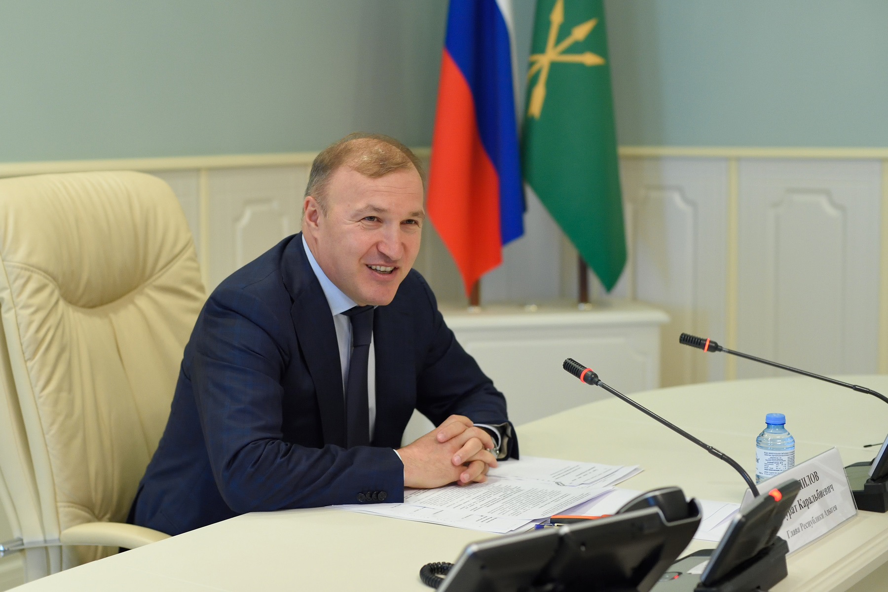 Администрация Президента и "Единая Россия" провели консультации по кандидатуре М